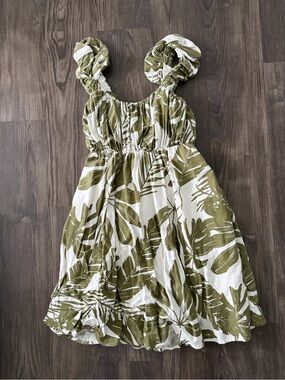 Abercrombie & Fitch Olive and White Leaf-Print Dress